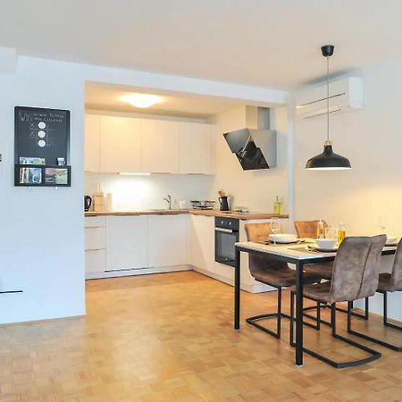 Strict City Apartments Любляна Екстер'єр фото