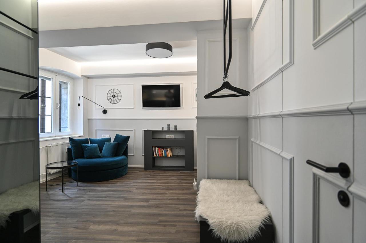Strict City Apartments Любляна Екстер'єр фото