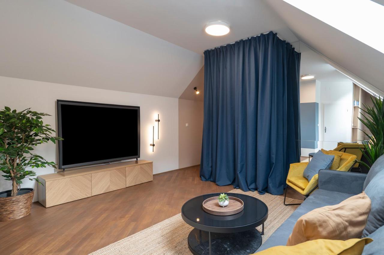 Strict City Apartments Любляна Екстер'єр фото