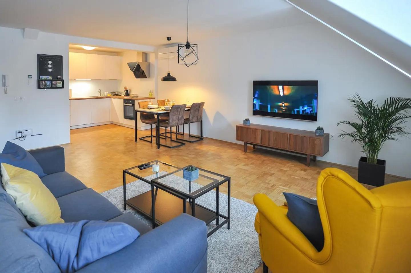 Strict City Apartments Любляна Екстер'єр фото