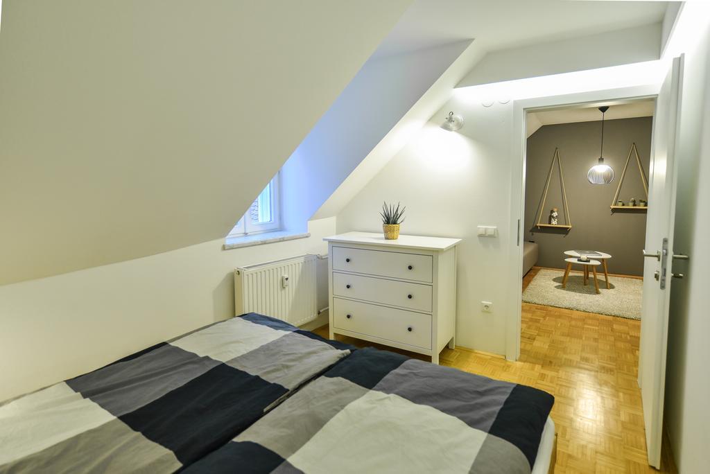 Strict City Apartments Любляна Екстер'єр фото